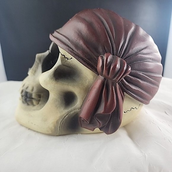 Disney Pirates of the Caribbean Skull Head Treasure Chest Halloween Decor Toy - Picture 4 of 9